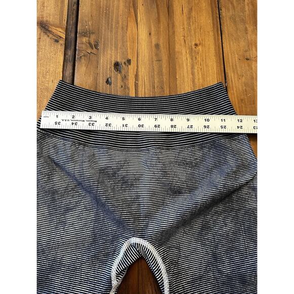 Lululemon Ebb To Train Tight Luna Blue Black White Wash Cropped Leggings Size 4 - Picture 7 of 11